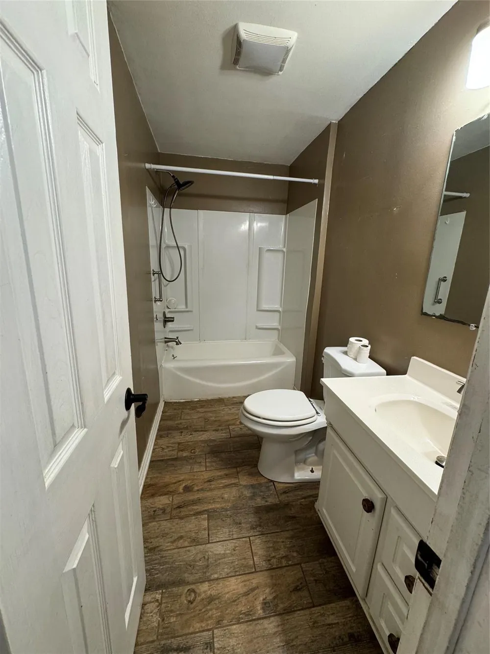 411 Humphrey Avenue Palacios, TX 77465