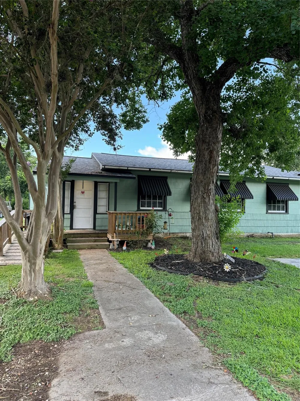 411 Humphrey Avenue Palacios, TX 77465