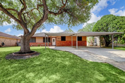 5819 Anaqua Drive