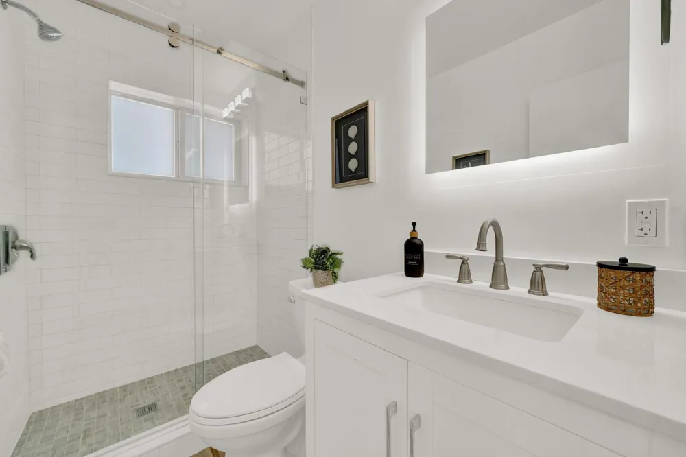 1321 CORDOVA ROAD Fort Lauderdale, FL 33316