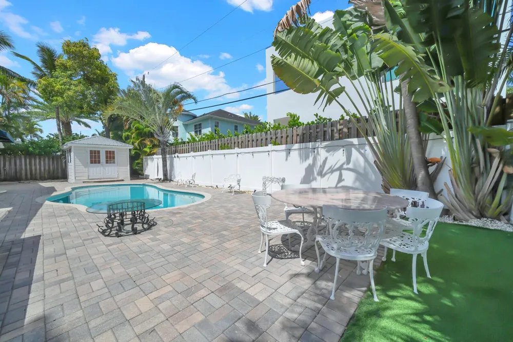 1321 CORDOVA ROAD Fort Lauderdale, FL 33316