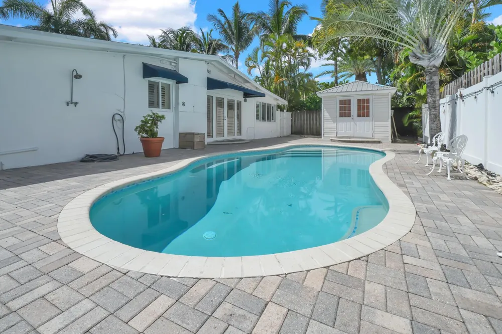 1321 CORDOVA ROAD Fort Lauderdale, FL 33316