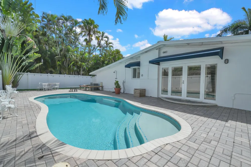 1321 CORDOVA ROAD Fort Lauderdale, FL 33316