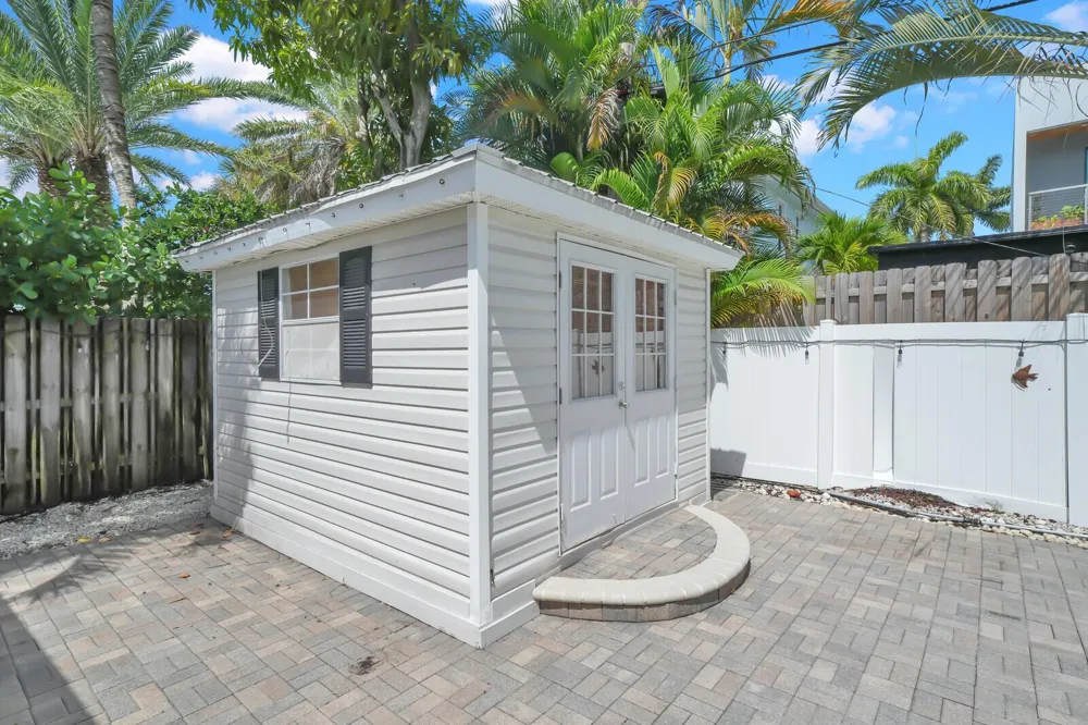 1321 CORDOVA ROAD Fort Lauderdale, FL 33316