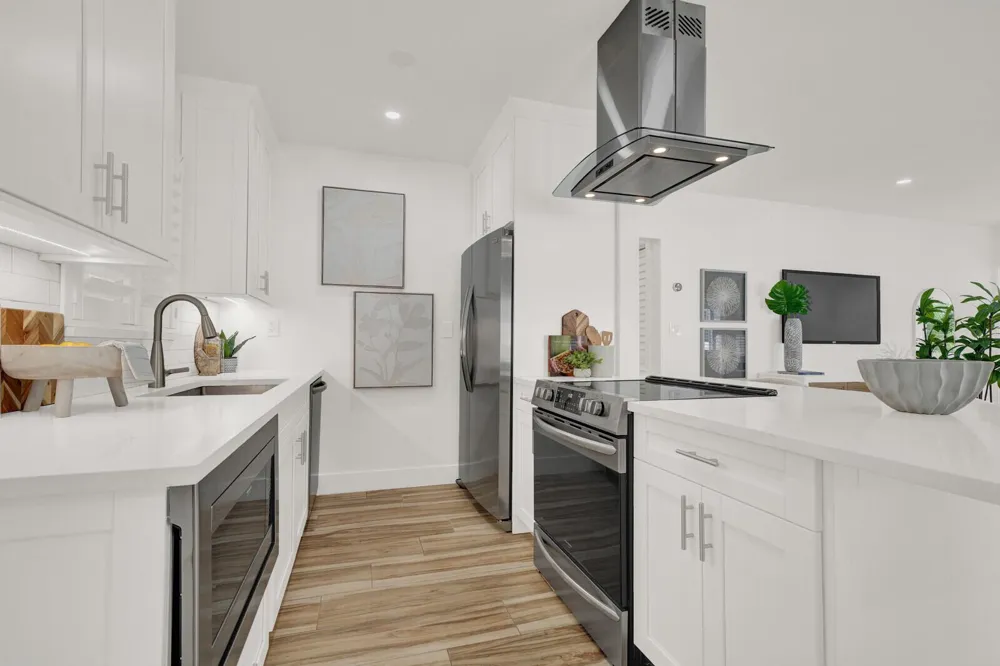 1321 CORDOVA ROAD Fort Lauderdale, FL 33316