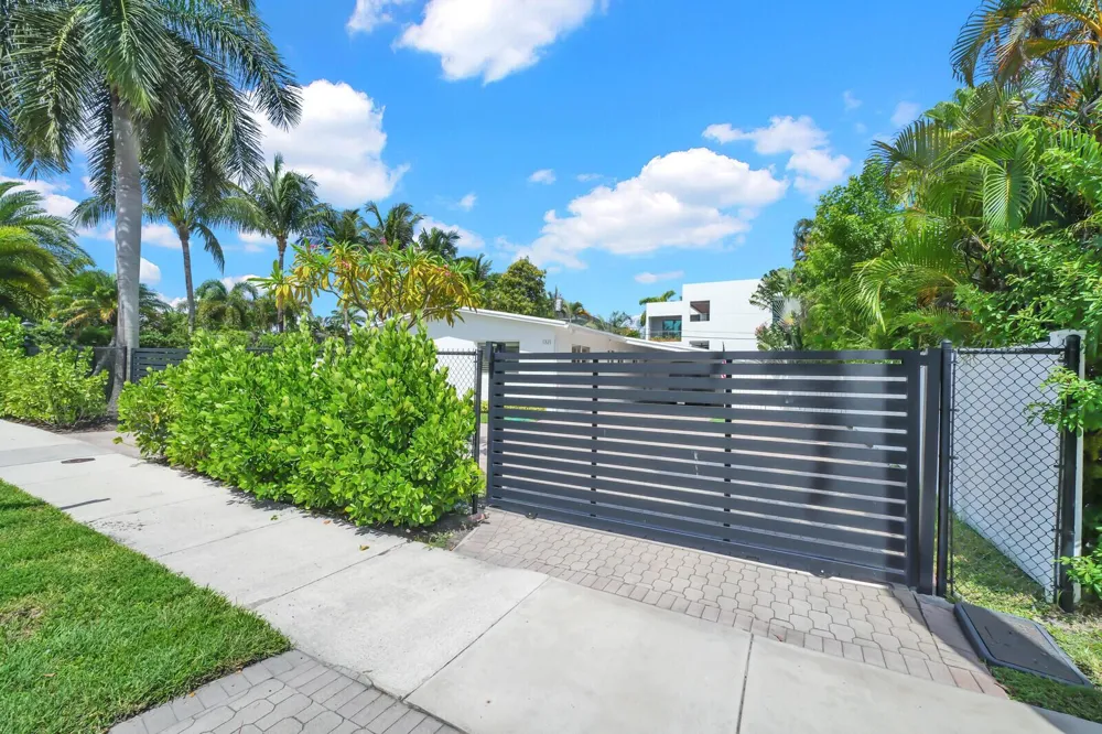 1321 CORDOVA ROAD Fort Lauderdale, FL 33316