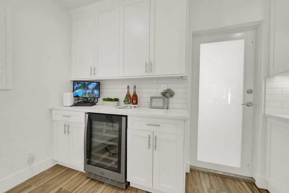 1321 CORDOVA ROAD Fort Lauderdale, FL 33316