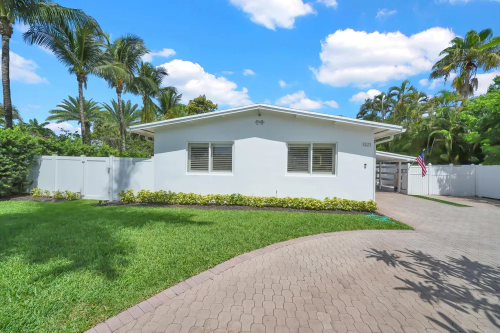 1321 CORDOVA ROAD Fort Lauderdale, FL 33316