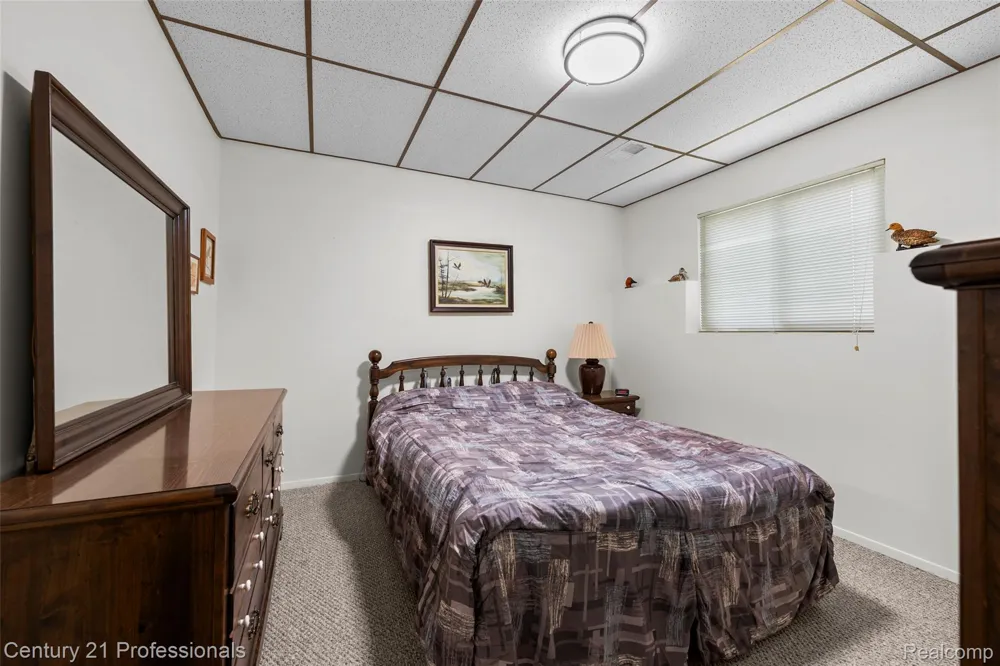 5135 Virgie Lane West Bloomfield Charter Township, MI 48324