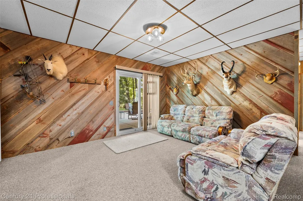 5135 Virgie Lane West Bloomfield Charter Township, MI 48324