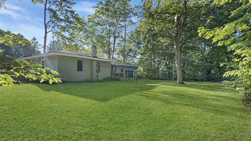 226 Seneca Place Cadillac City, MI 49601