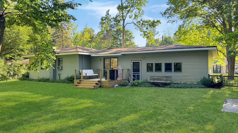 226 Seneca Place Cadillac City, MI 49601