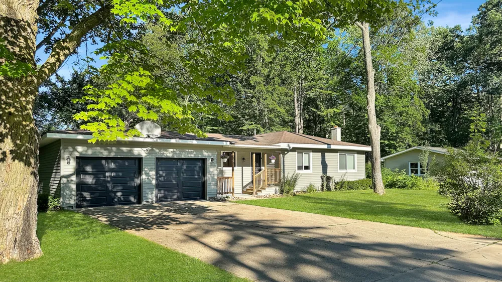 226 Seneca Place Cadillac City, MI 49601