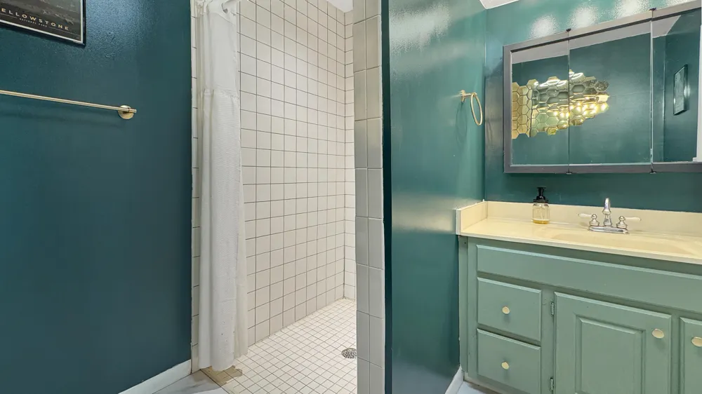 226 Seneca Place Cadillac City, MI 49601