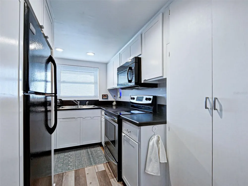 633 ALHAMBRA ROAD #1006 Venice, FL 34285