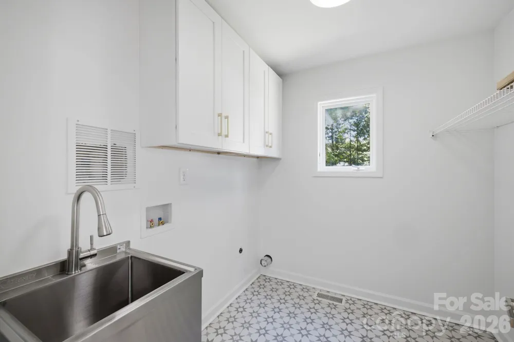 2494 Cherry Lane Denver, NC 28037