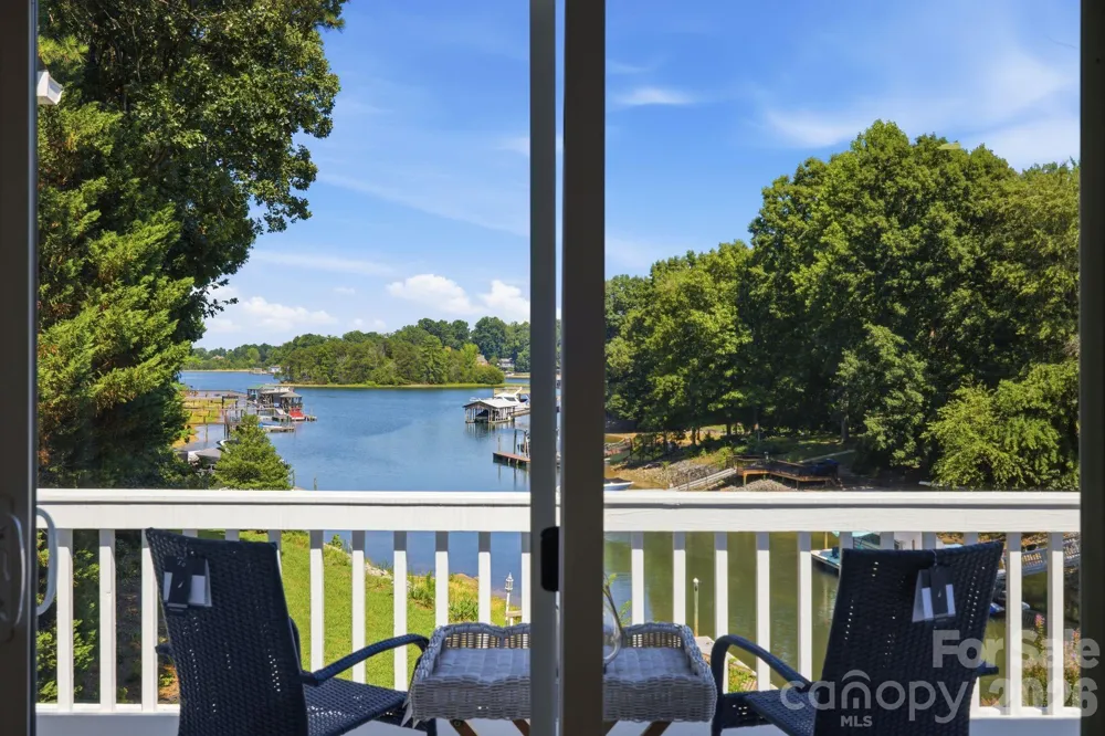2494 Cherry Lane Denver, NC 28037