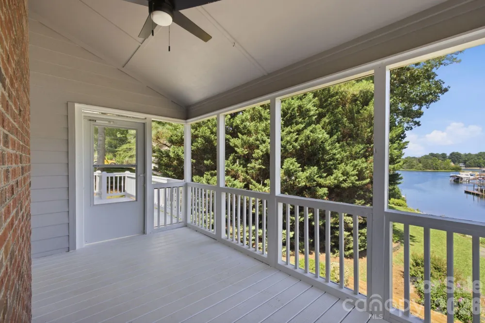 2494 Cherry Lane Denver, NC 28037