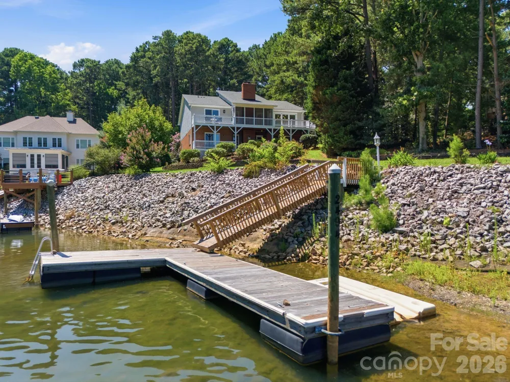2494 Cherry Lane Denver, NC 28037