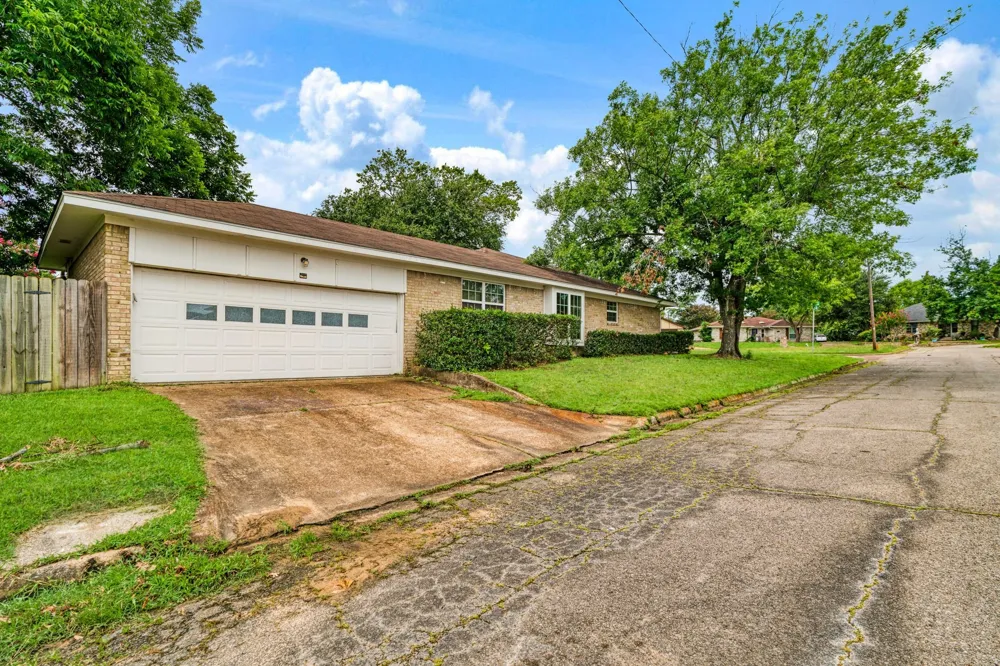820 NE 32nd Paris, TX 75460