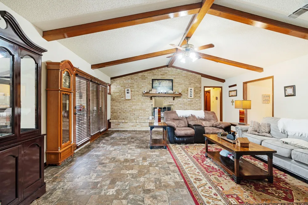 820 NE 32nd Paris, TX 75460