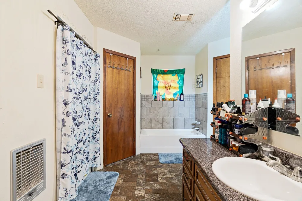 820 NE 32nd Paris, TX 75460