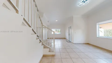 323 36Ave #323