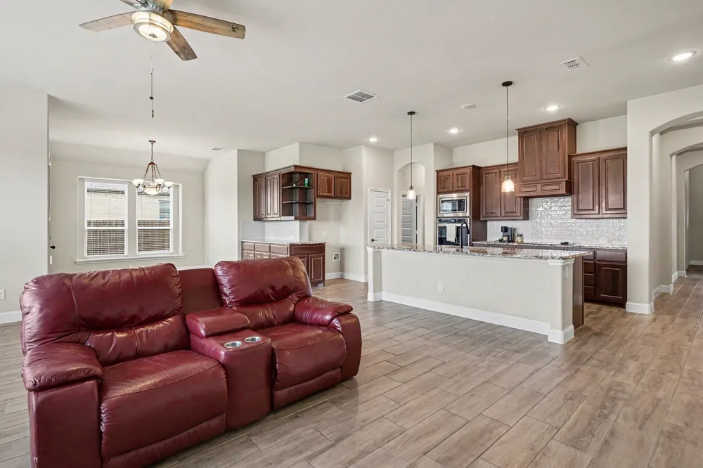 12601 Panther Creek Drive Godley, TX 76044