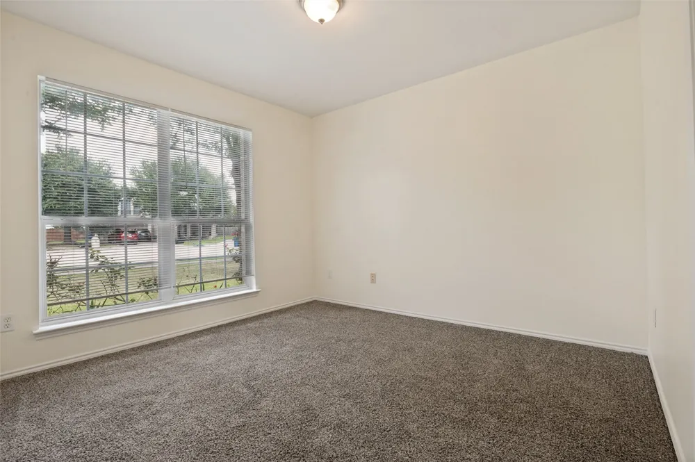 218 Jacob Court Glenn Heights, TX 75154