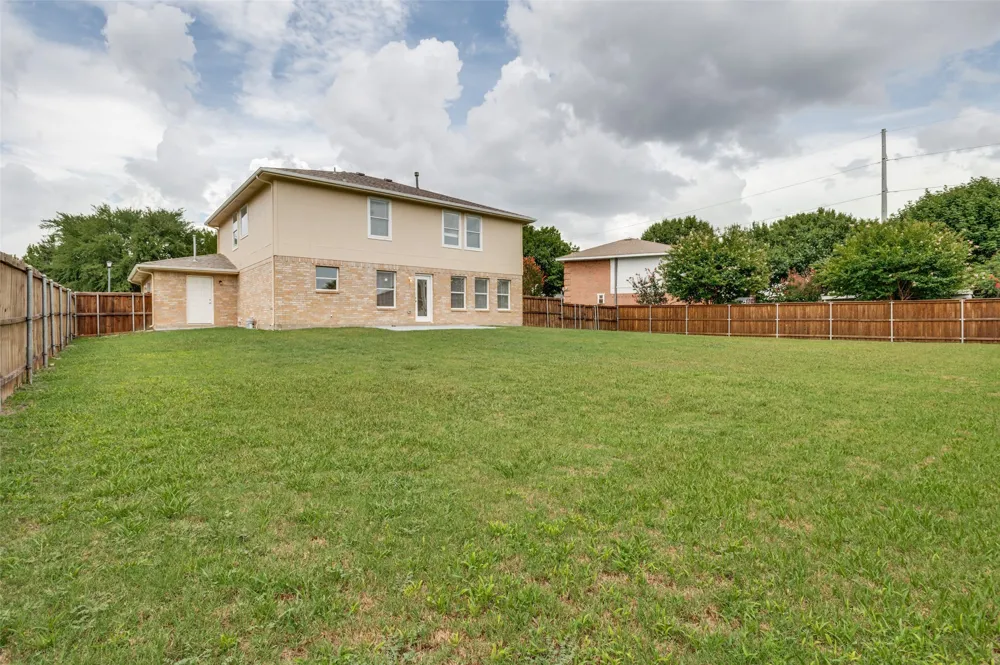218 Jacob Court Glenn Heights, TX 75154