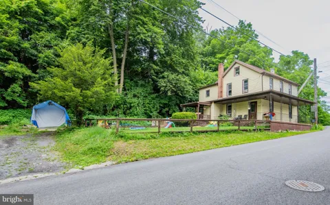 104 W FIREHALL ROAD
