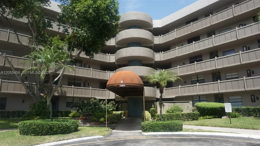 1100 Colony Point Cir #206 Pembroke Pines, FL 33026