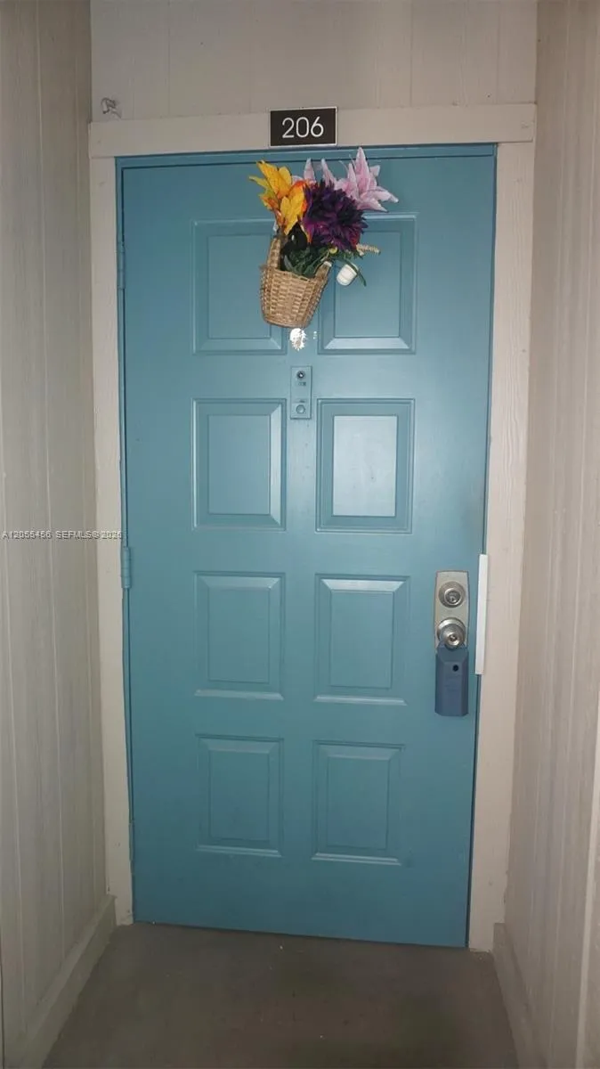 1100 Colony Point Cir #206 Pembroke Pines, FL 33026