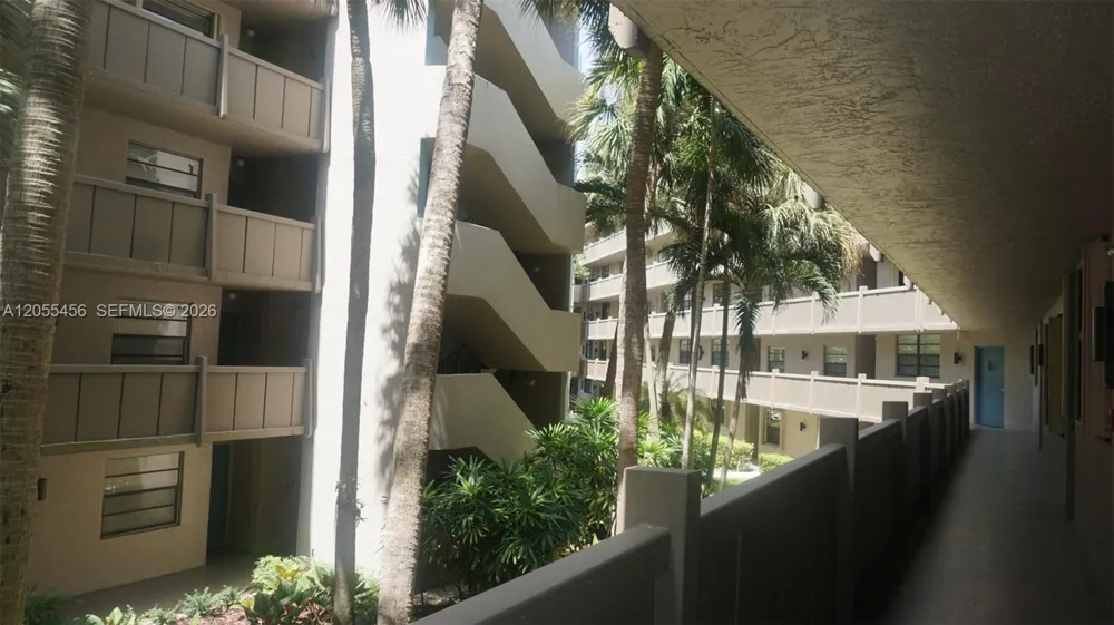 1100 Colony Point Cir #206 Pembroke Pines, FL 33026