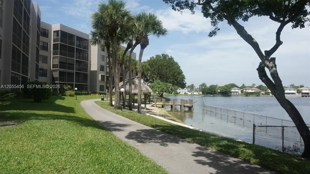 1100 Colony Point Cir #206 Pembroke Pines, FL 33026