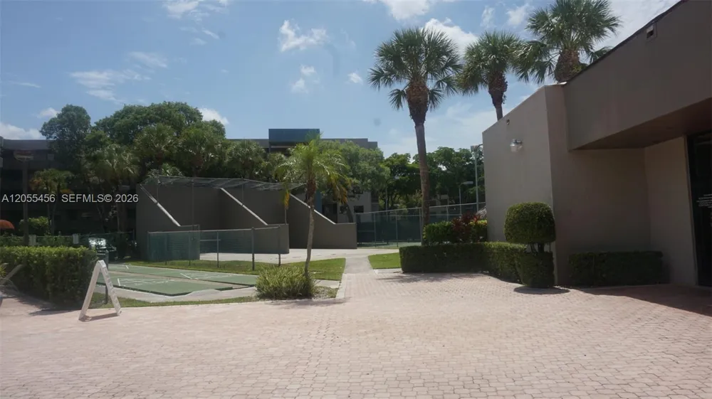1100 Colony Point Cir #206 Pembroke Pines, FL 33026