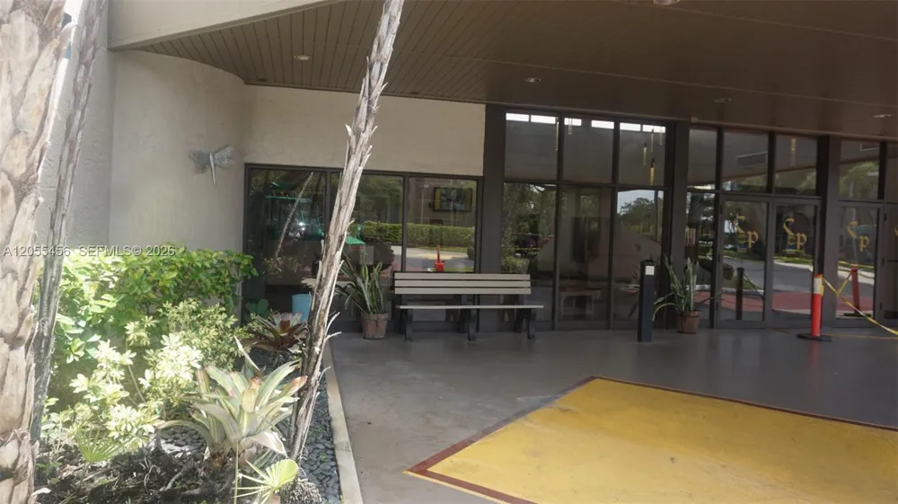 1100 Colony Point Cir #206 Pembroke Pines, FL 33026
