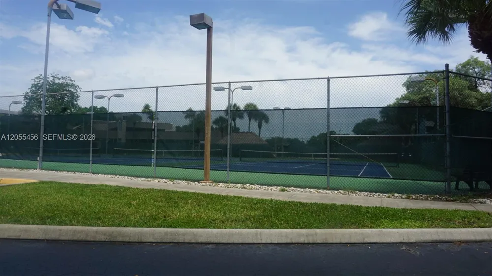 1100 Colony Point Cir #206 Pembroke Pines, FL 33026