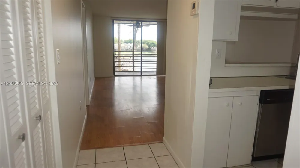 1100 Colony Point Cir #206 Pembroke Pines, FL 33026