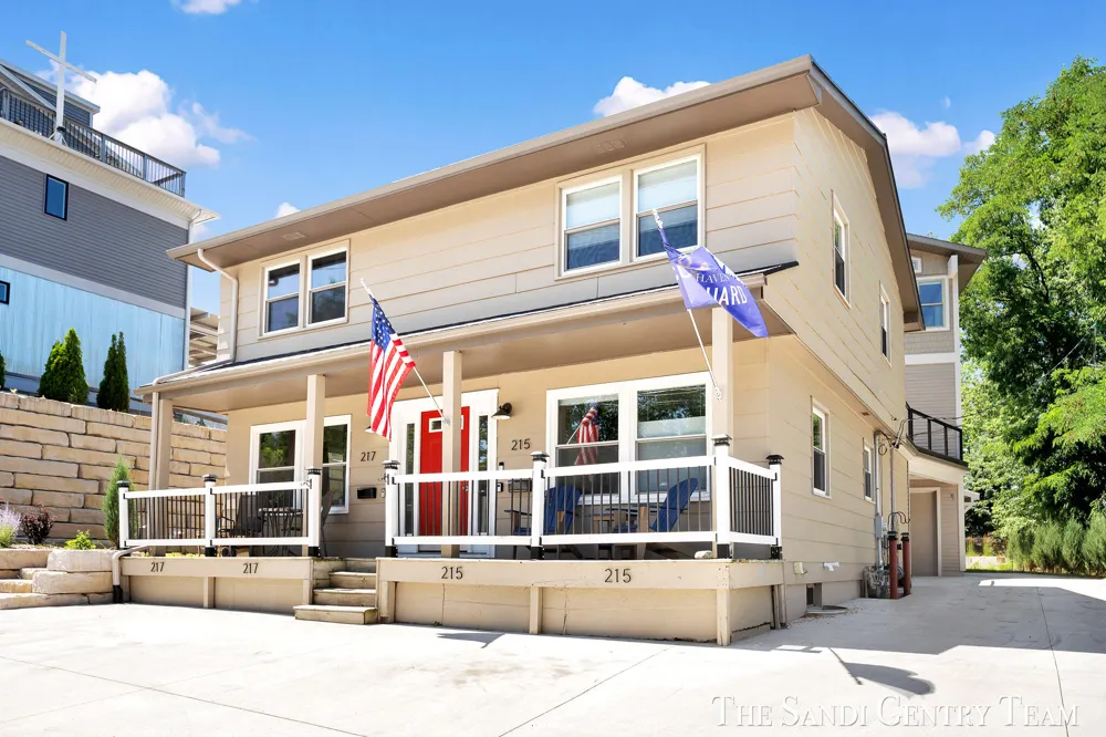 215 S 1st Street Grand Haven, MI 49417
