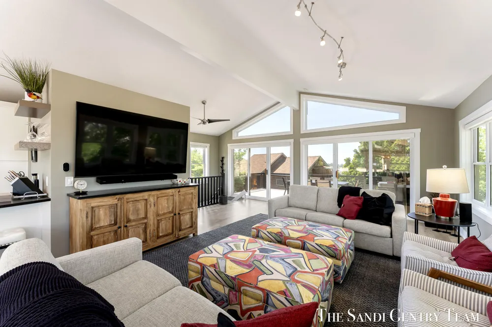 215 S 1st Street Grand Haven, MI 49417