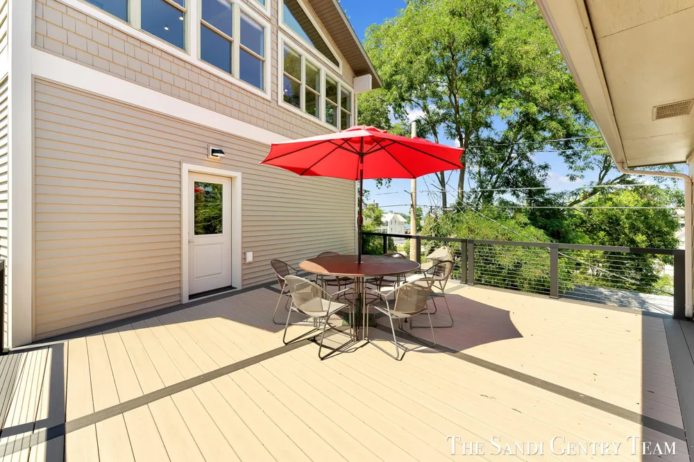 215 S 1st Street Grand Haven, MI 49417