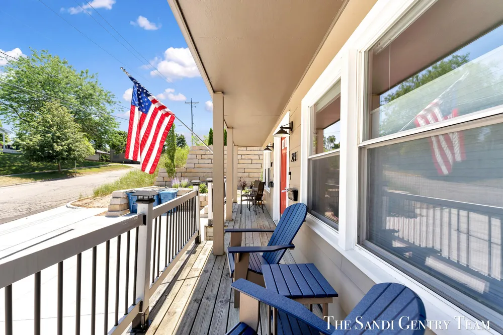 215 S 1st Street Grand Haven, MI 49417