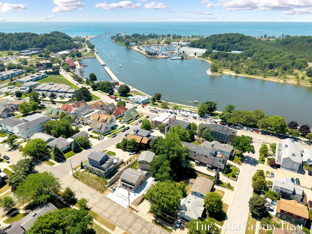 215 S 1st Street Grand Haven, MI 49417