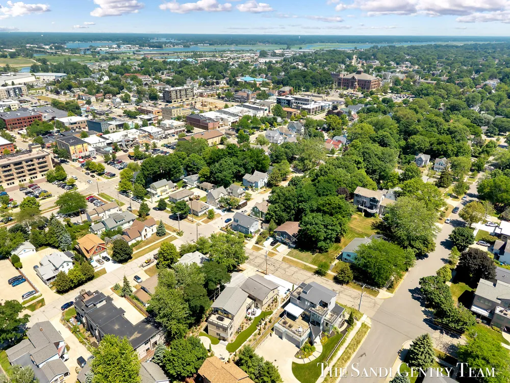 215 S 1st Street Grand Haven, MI 49417
