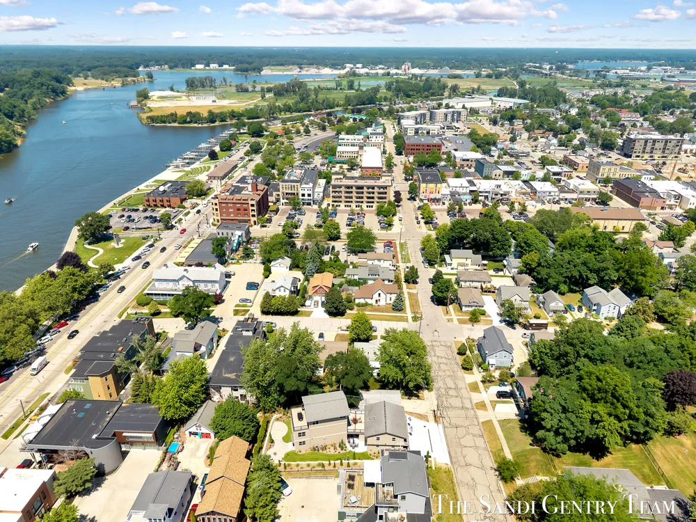 215 S 1st Street Grand Haven, MI 49417