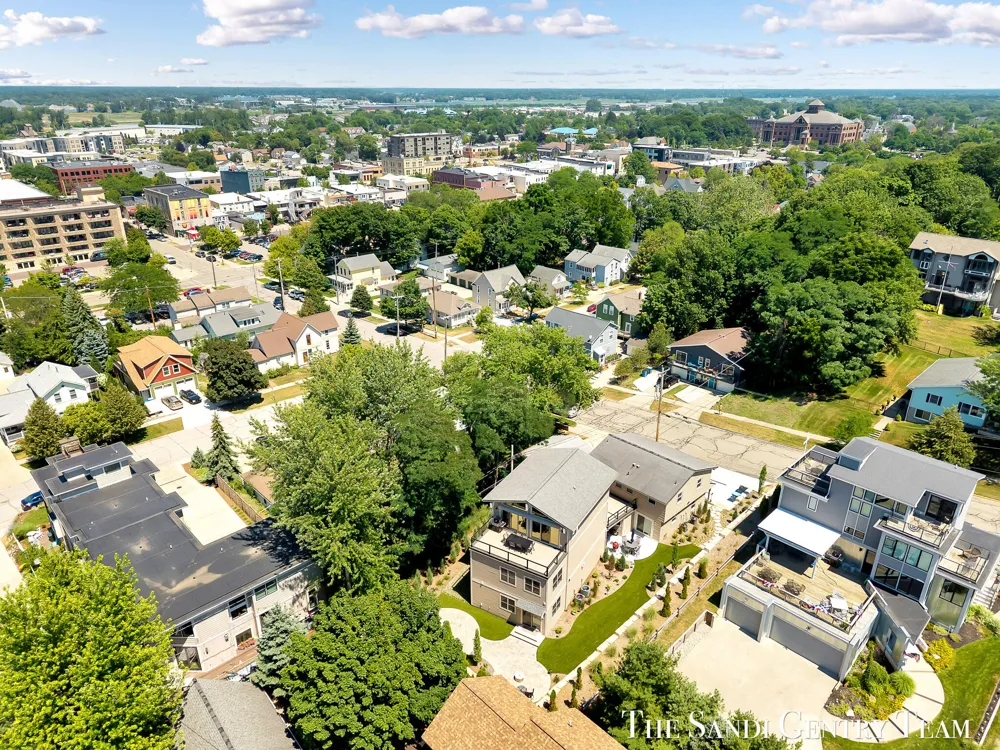 215 S 1st Street Grand Haven, MI 49417