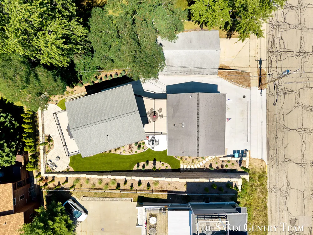 215 S 1st Street Grand Haven, MI 49417