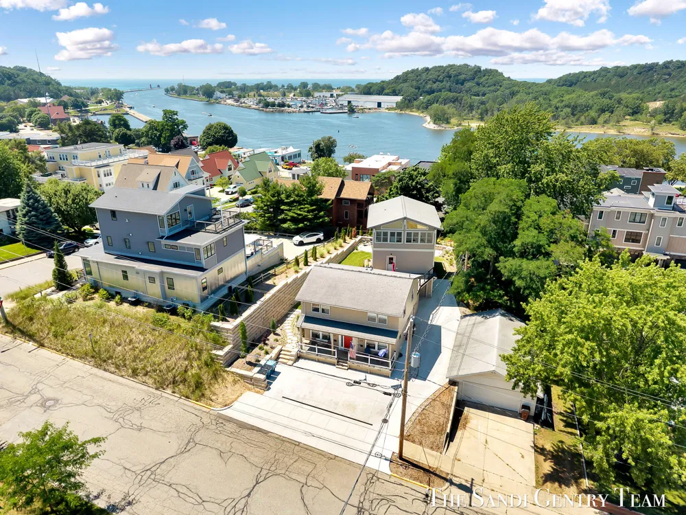 215 S 1st Street Grand Haven, MI 49417