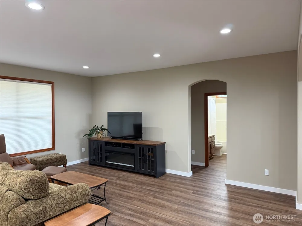 117 Garrett Loop Chehalis, WA 98532